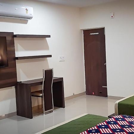 Hotel Green Park Kharar Екстер'єр фото