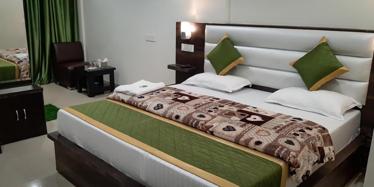 Hotel Green Park Kharar Екстер'єр фото